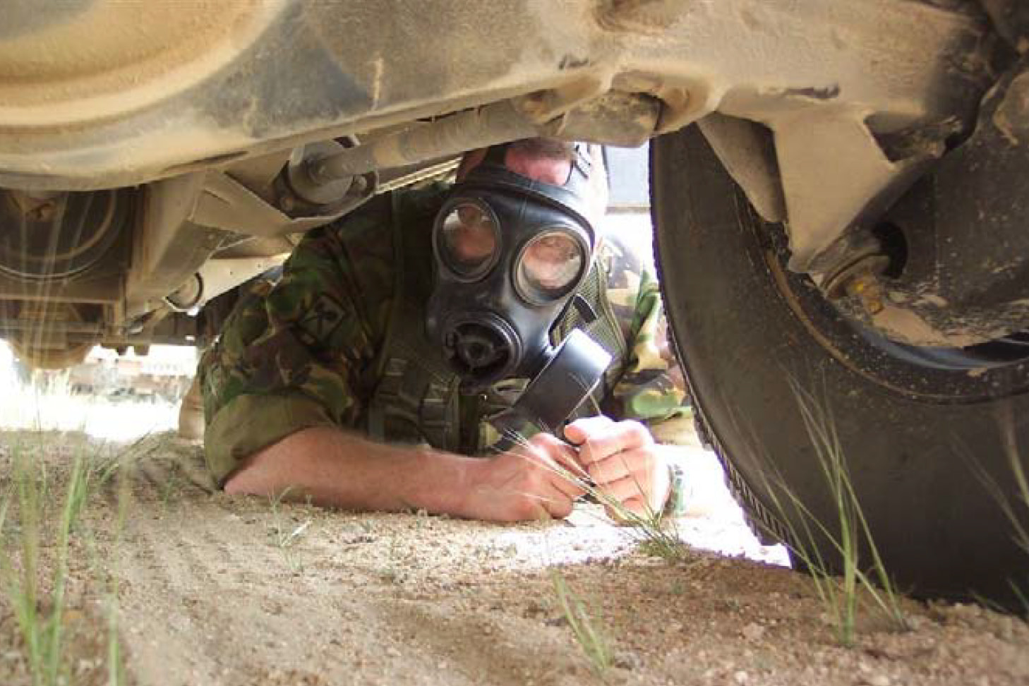 Cpl_Bowater_demonstrates_taking_cover